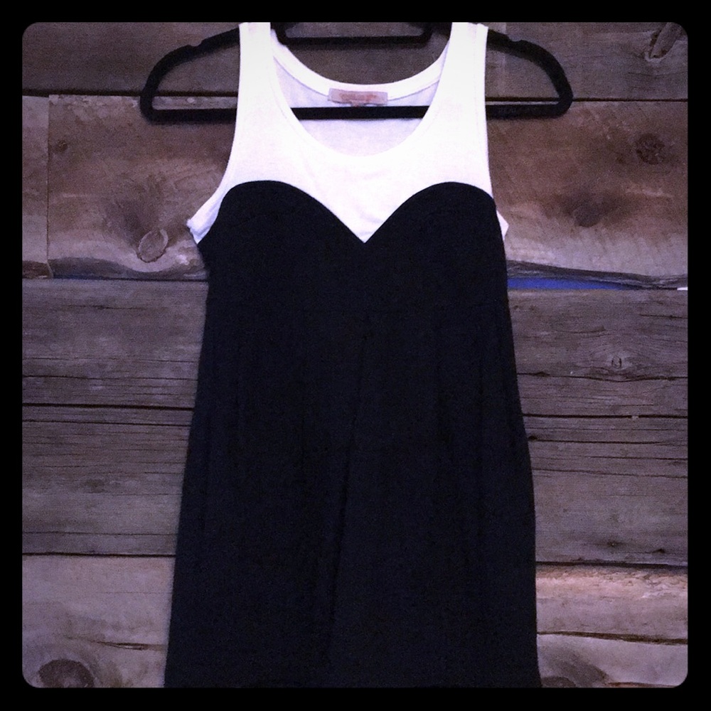 Faux-Sweetheart Neckline Tank-Tunic